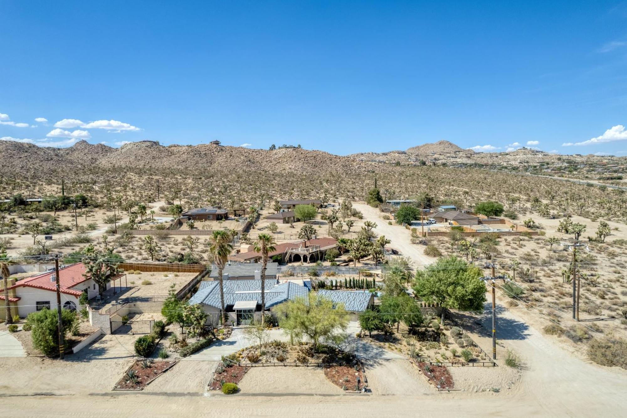 Archie By Avantstay Desert Retreat W Courtyard Edge Of Joshua Tree ยุคคาแวลลีย์ ภายนอก รูปภาพ